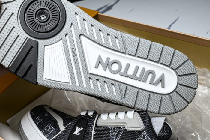 LV SNEAKER TRAINER FOR-LV382