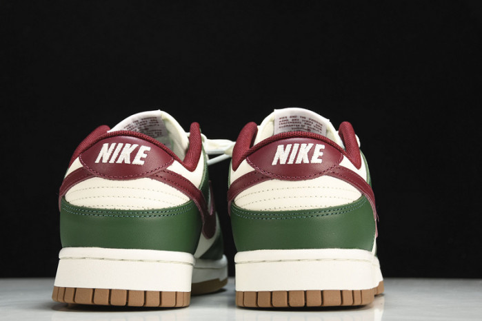 Nike SB Dunk Low "Gorge Green" FB7160-161