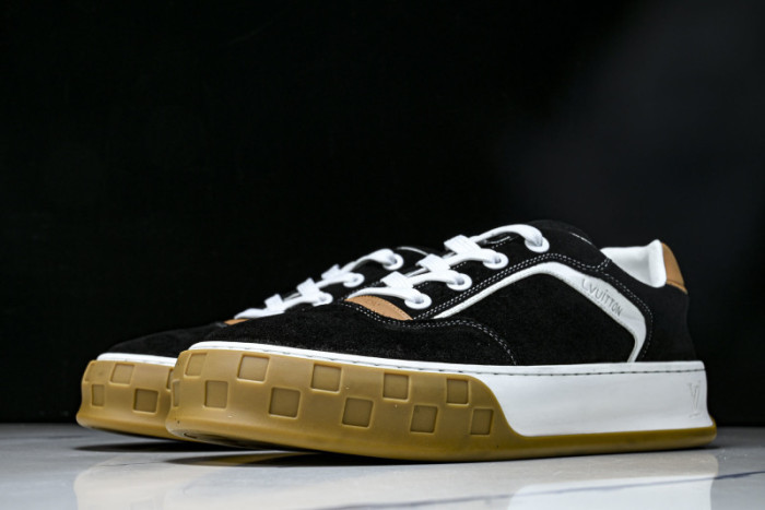 LV SNEAKER FOR-LV402