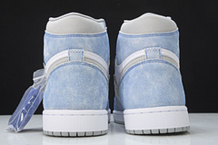 Air Jordan 1 Retro High OG Hyper Royal  555088-402