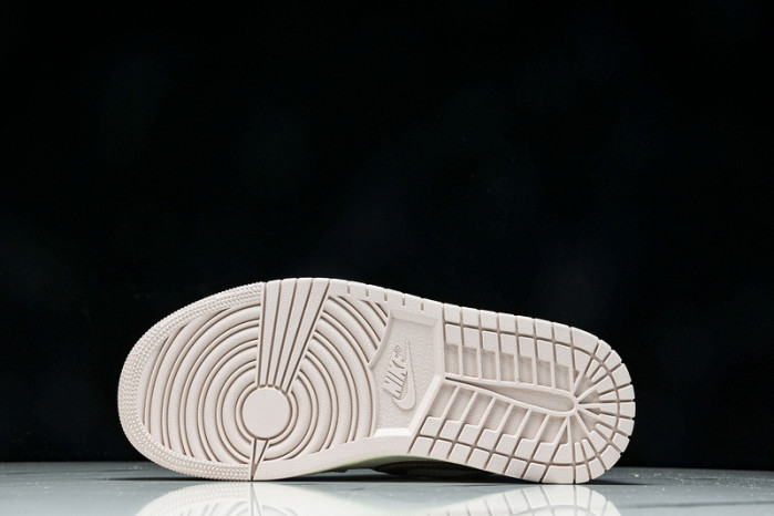 Air Jordan 1 Mid Feasts   BQ6472-620