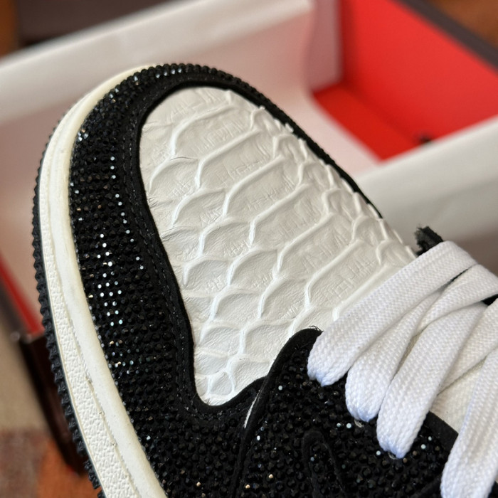 AIR JORDAN 1 RETRO AJ-35