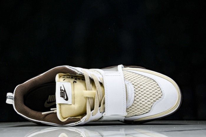 Travis Scott x Nike Zoom Field Jaxx "Light Chocolate" HQ3073-100