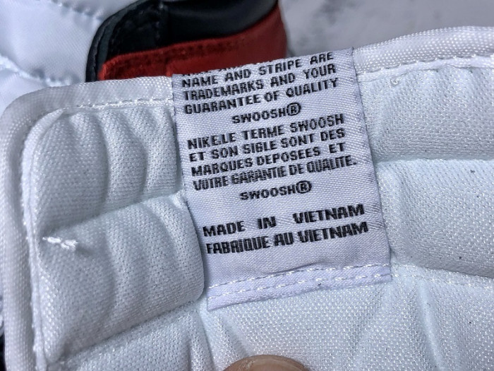 Jordan 1 Retro High Satin Black Toe (W) CD0461-016