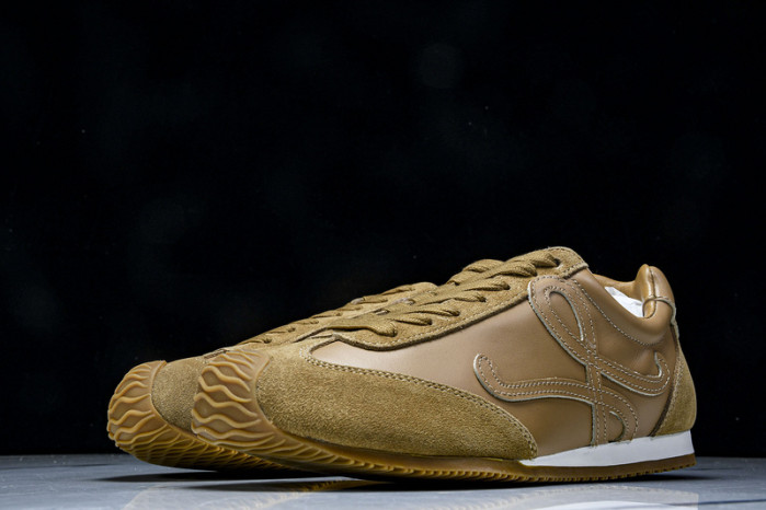 L*0ewe Ballet Runner LW-FOR16