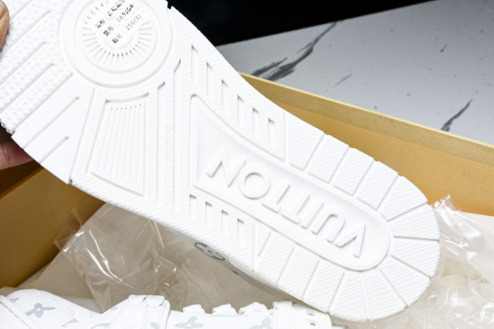 LV SNEAKER FOR-LV255