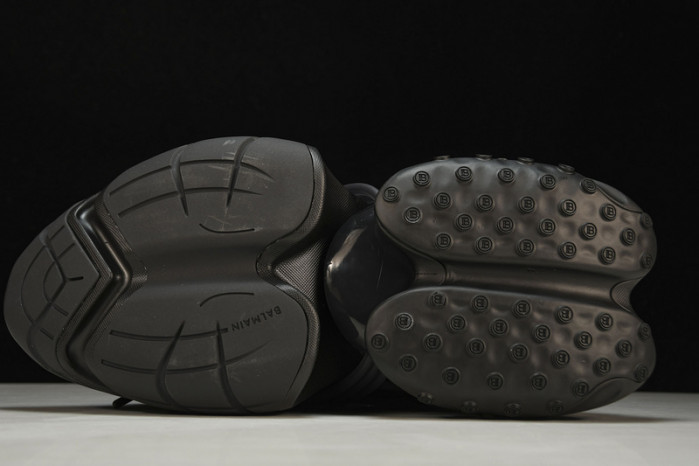 Balmain Sneakers FOR04