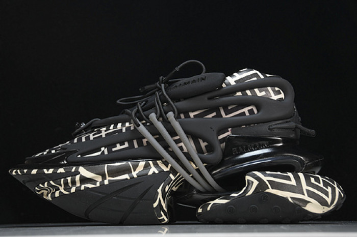 Balmain Sneakers FOR05