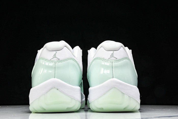 Air Jordan 11 Low “Igloo AH7860-103