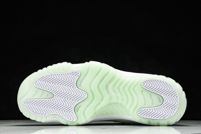 Air Jordan 11 Low “Igloo AH7860-103