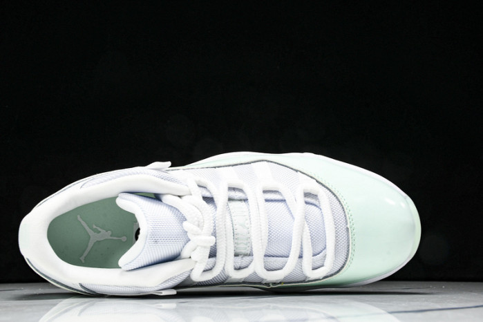 Air Jordan 11 Low “Igloo AH7860-103