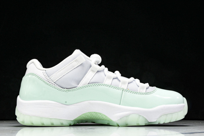 Air Jordan 11 Low “Igloo AH7860-103