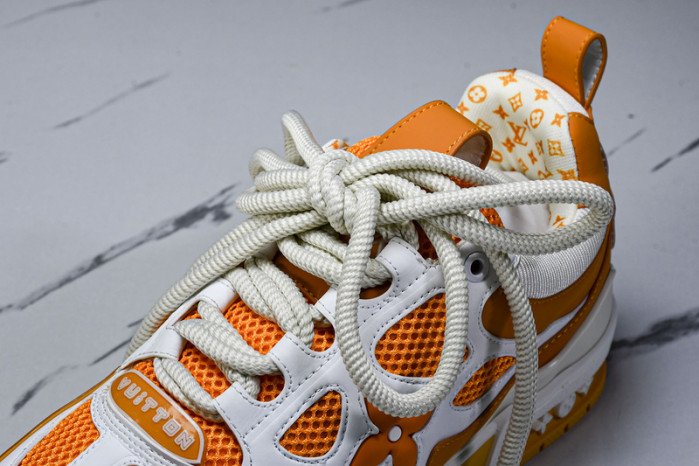 LV SNEAKER LOW 012402