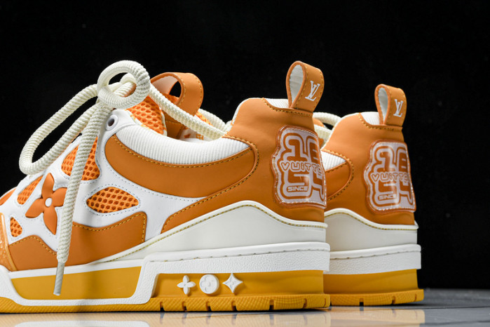 LV SNEAKER LOW 012402