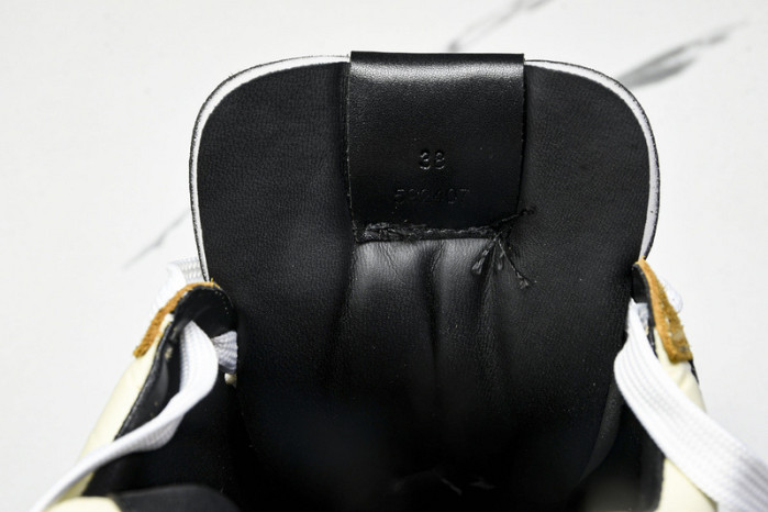 L*0ewe Ballet Runner LW-FOR15