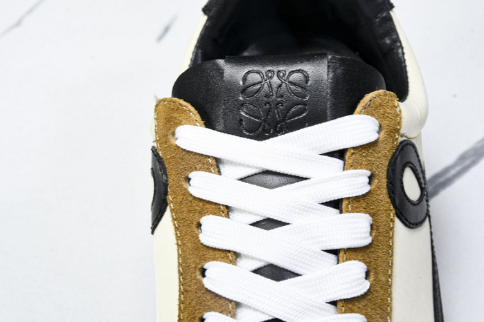 L*0ewe Ballet Runner LW-FOR15