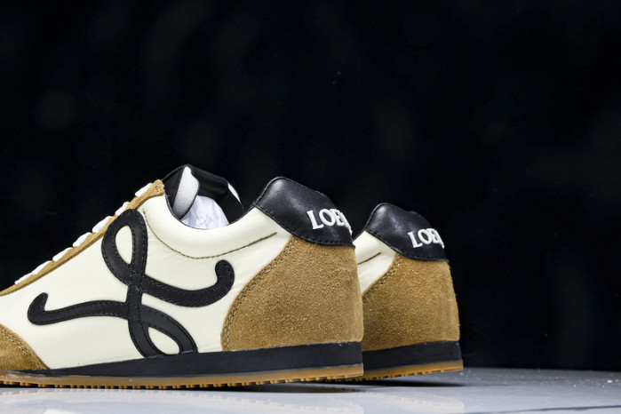 L*0ewe Ballet Runner LW-FOR15