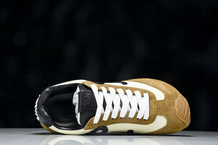 L*0ewe Ballet Runner LW-FOR15