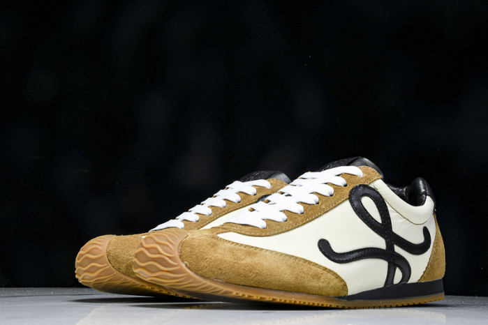 L*0ewe Ballet Runner LW-FOR15