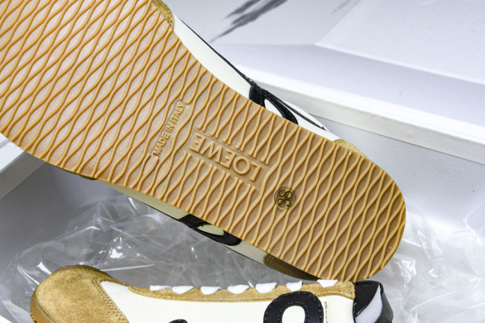 L*0ewe Ballet Runner LW-FOR15