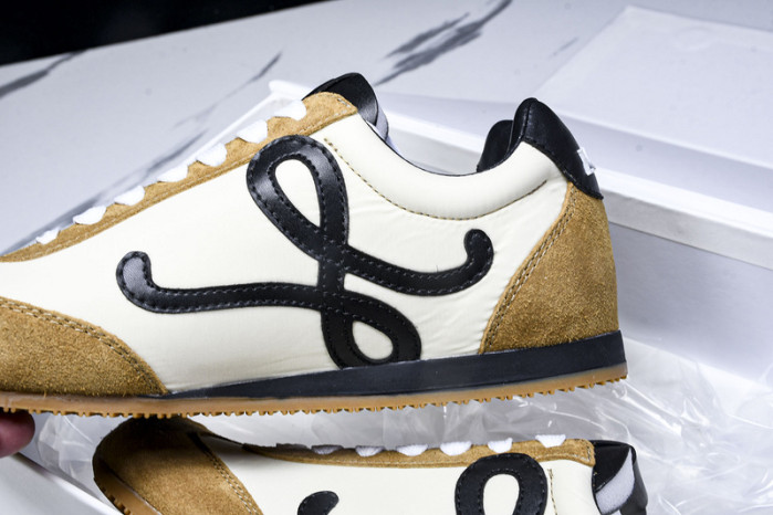 L*0ewe Ballet Runner LW-FOR15