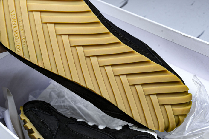 BOTTEGA VENETA SNEAKER