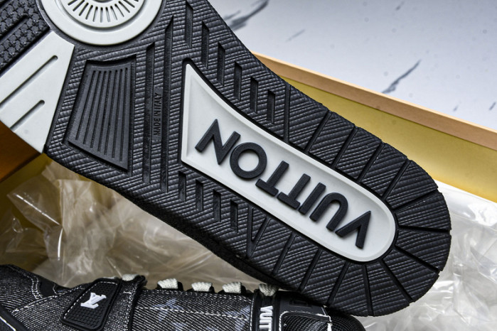 LV SNEAKER TRAINER FOR-LV262