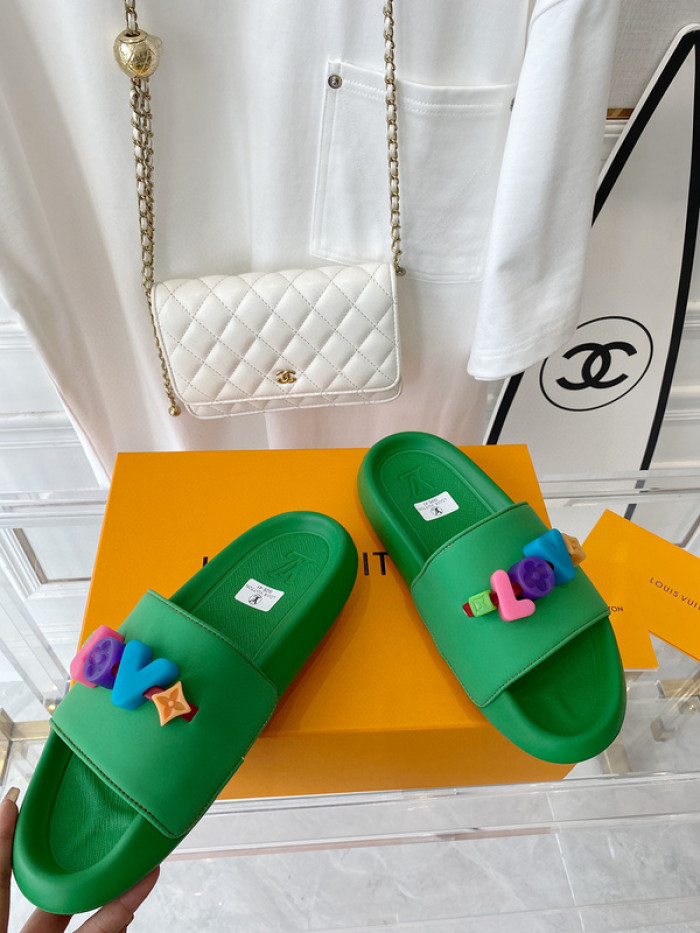 LV SLIPPERS