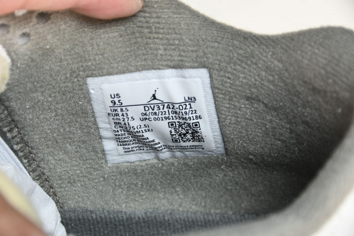 Air Jordan 4 SE Craft “Photon Dust” DV3742-021