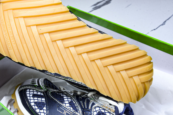 BOTTEGA VENETA SNEAKER