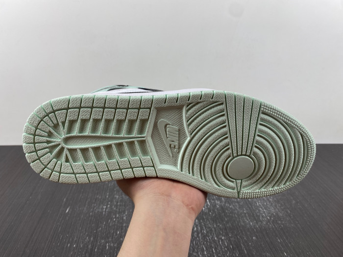 Air Jordan 1 RETRO HIGH OG NRG 861428 100