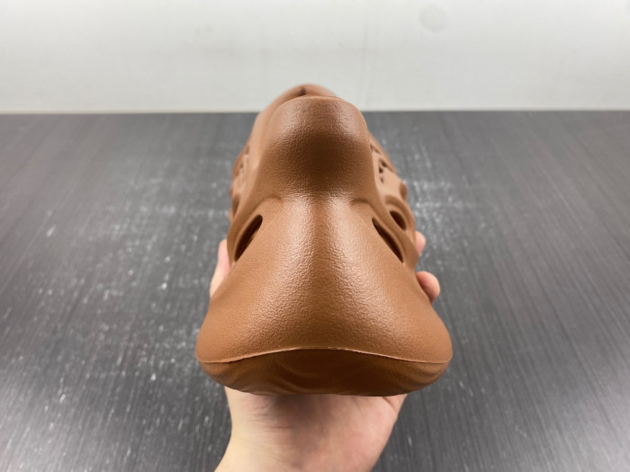 Yeezy Foam Runner  HP5335