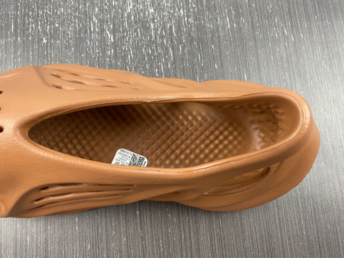 Yeezy Foam Runner  HP5335