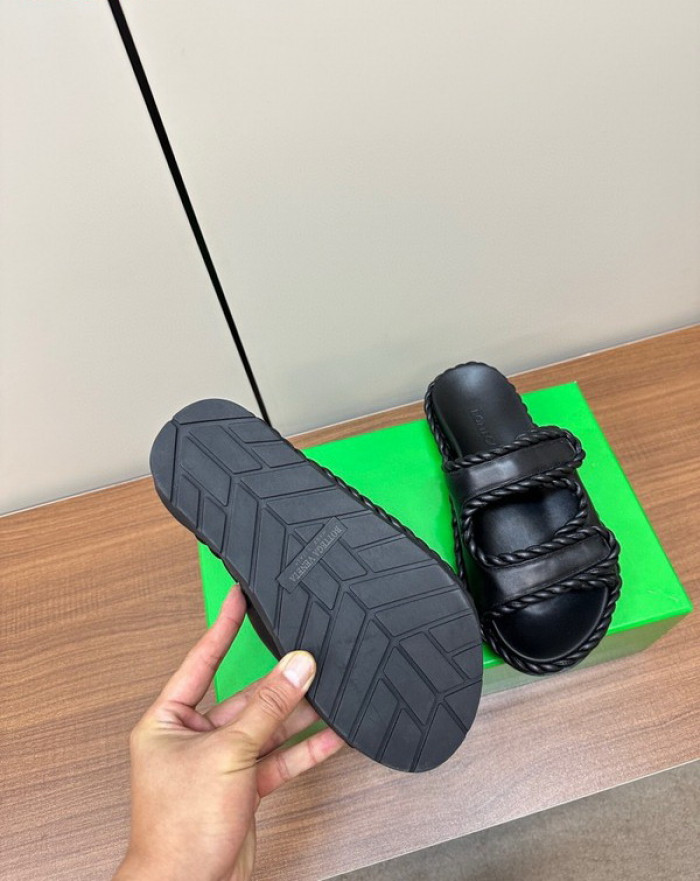 B0TTEGA VENETA  SLIDES