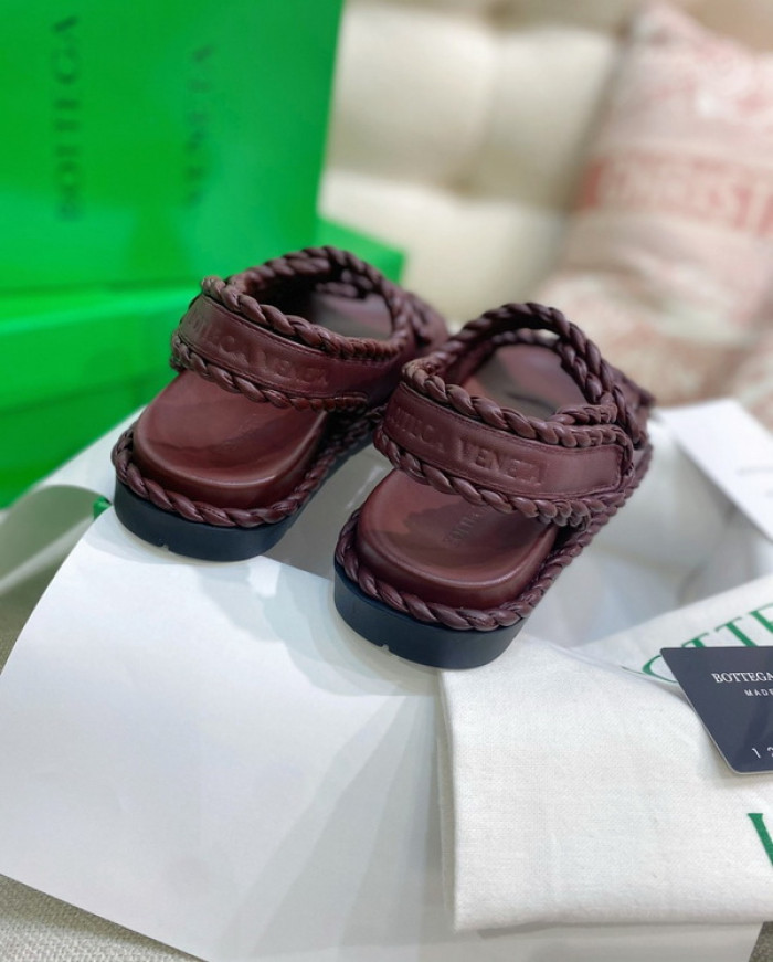 B0TTEGA VENETA SLIDES