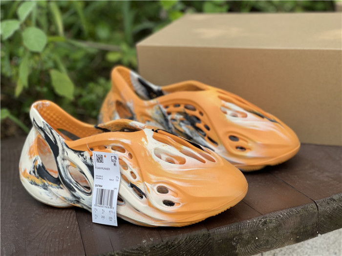 Adidas Yeezy Foam RNNR MXT Moon