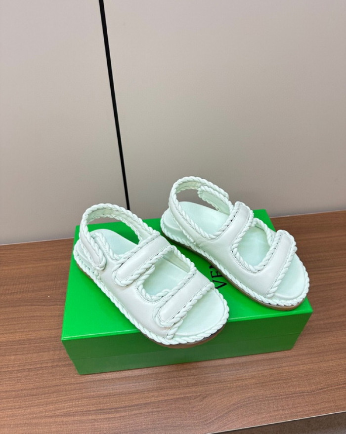 B0TTEGA VENETA SLIDES