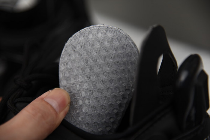 BLCG 5.0 TYREX 20SS RUNWAY 617535 W2CB1 1081