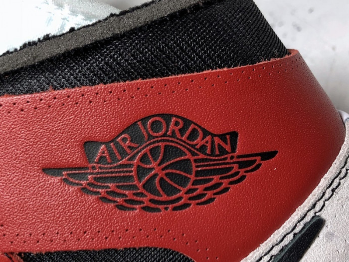 Air Jordan 1 Retro High OF Chicago   A3834-101